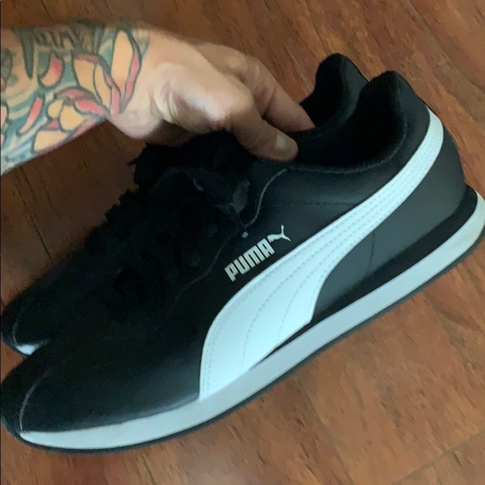 Black puma soft foam shoes